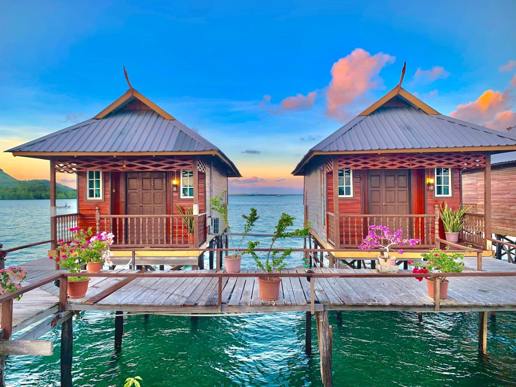 Parapat Water Village Resort Семпорна Экстерьер фото